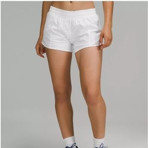 Lululemon Hotty Hot Low Rise Short 4" Lined